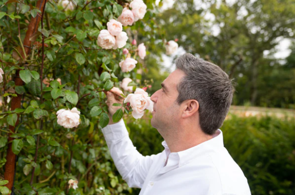 Nature in Scent by Simon Constantine